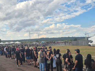 Faltando pouco para a abertura dos port&otilde;es, aut&oacute;dromo tem fila quilom&eacute;trica