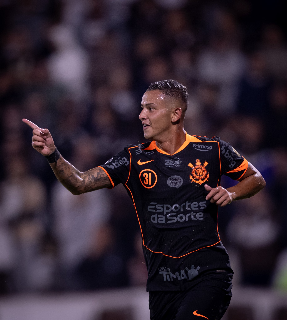 Corinthians vence o Platense na estreia de Diniz pela Libertadores