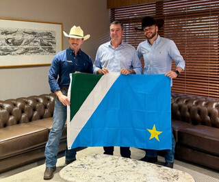 Bandeira de MS vai ao Texas com b&ecirc;n&ccedil;&atilde;o do governo 