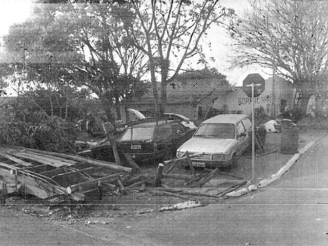 Morador denuncia lix&atilde;o em &aacute;rea p&uacute;blica e MP abre investiga&ccedil;&atilde;o