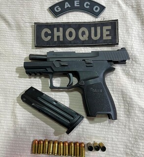 Homem que atirou em PMs tinha pistola dos EUA e R$ 13.700 em espécie Homem que atirou em PMs tinha pistola dos EUA e R$ 13.700 em espécie