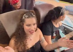 1º ônibus sai lotado do Centro rumo ao autódromo para o show do Guns