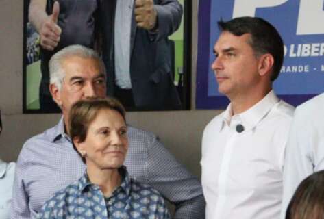 Fl&aacute;vio diz que n&atilde;o copiar&aacute; estilo do pai: "todo mundo que tentou, se deu mal"