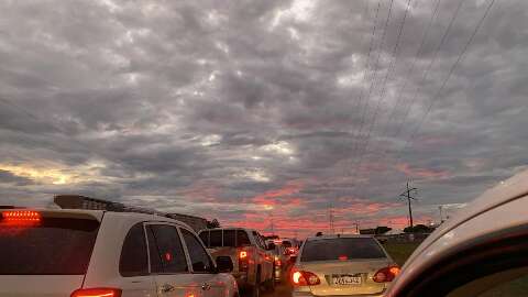 Sexta-feira ter&aacute; sol entre nuvens e chance de chuva isolada em MS
