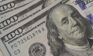 Dólar encosta em R$ 5 e atinge menor nível em dois anos Dólar encosta em R$ 5 e atinge menor nível em dois anos