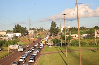 H&aacute; 25 anos, BR tamb&eacute;m &ldquo;colapsou&rdquo; com 50 mil pessoas na inaugura&ccedil;&atilde;o do aut&oacute;dromo 