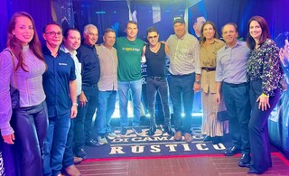 Na Expogrande, Fl&aacute;vio vai ao camarim de Zez&eacute; e grava v&iacute;deo para Bolsonaro