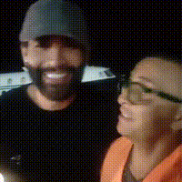 Gusttavo Lima chega a Campo Grande e mobiliza f&atilde;s no aeroporto