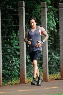 Guitarrista do Guns N&rsquo; Roses curte corrida no Parque dos Poderes