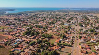 Idoso é resgatado com sinais de desnutrição, larvas no corpo e gritando de dor Idoso é resgatado com sinais de desnutrição, larvas no corpo e gritando de dor