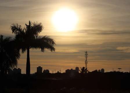 S&aacute;bado ter&aacute; calor de at&eacute; 34&deg;C, tempo abafado e chance de chuva no Estado