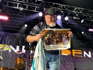 Noite com Nenhum de N&oacute;s e Biquini Cavad&atilde;o lava a alma dos roqueiros