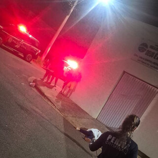 Homem &eacute; morto com facada no pesco&ccedil;o no meio da rua em frente &agrave; igreja