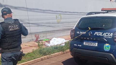 Em menos de 3 horas, um homem &eacute; apedrejado e outro morto em frente ao Centro POP