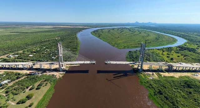 Ponte da Rota Bioce&acirc;nica sobre o Rio Paraguai deve ser conclu&iacute;da em 31 de maio