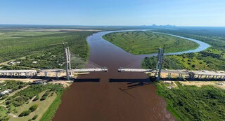 Ponte da Rota Bioce&acirc;nica sobre o Rio Paraguai deve ser conclu&iacute;da em 31 de maio
