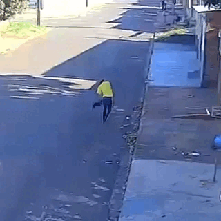 Baleado com 3 tiros, homem anda por uma quadra pedindo socorro no Universit&aacute;rio