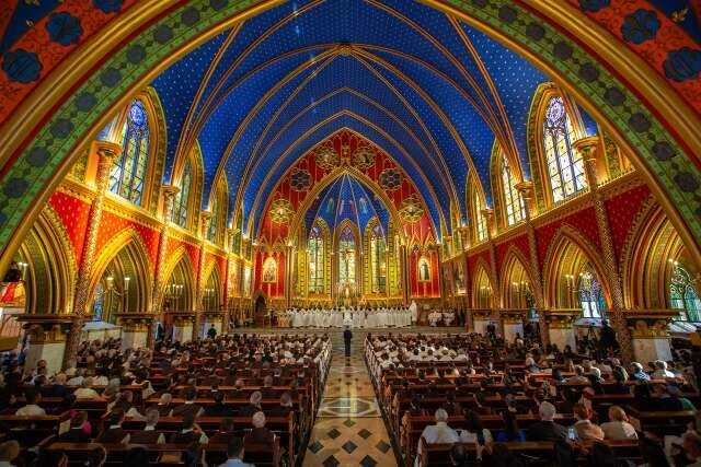 Com religiosos de 9 pa&iacute;ses, ordena&ccedil;&atilde;o inclui di&aacute;cono de Campo Grande