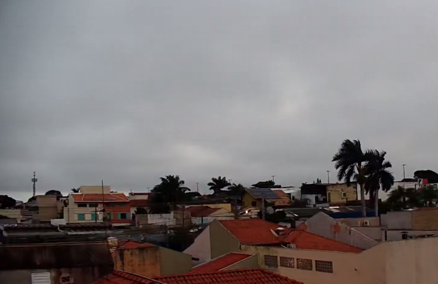 Segunda-feira ter&aacute; calor e risco de tempestades em MS