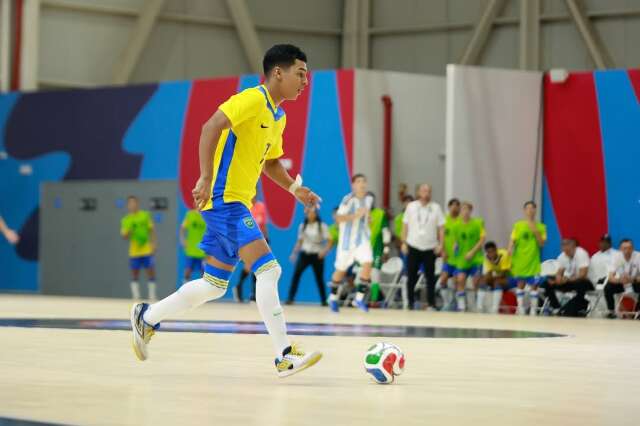 Jogador de MS marca 2 gols em goleada da sele&ccedil;&atilde;o brasileira contra a Argentina
