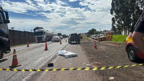 Arquiteta morre ap&oacute;s cair de caminhonete em movimento na sa&iacute;da para Cuiab&aacute;