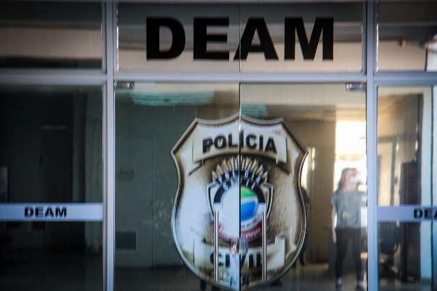 Ap&oacute;s amea&ccedil;as &agrave; ex, homem &eacute; detido com v&iacute;deos de partes &iacute;ntimas de mulheres