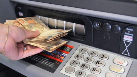 Voc&ecirc; j&aacute; teve que fazer empr&eacute;stimo para pagar contas b&aacute;sicas este ano?