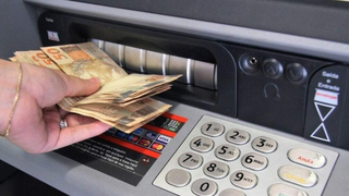 Voc&ecirc; j&aacute; teve que fazer empr&eacute;stimo para pagar contas b&aacute;sicas este ano?