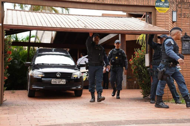 MP inclui meio cruel e invas&atilde;o de domic&iacute;lio em den&uacute;ncia contra Bernal