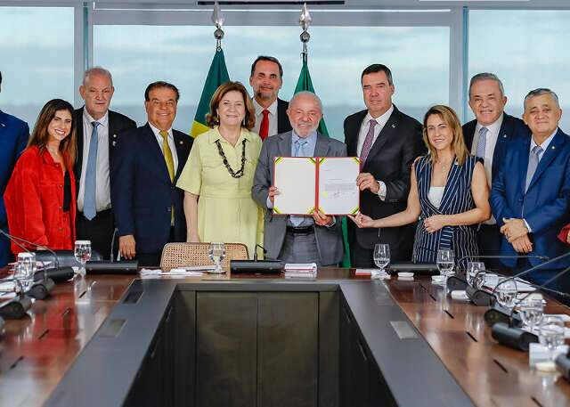 Lula d&aacute; aval para MS investir R$ 1,2 bilh&atilde;o e modernizar 730 km de rodovias 