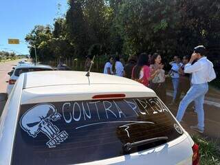 Motoristas protestam contra projeto que regula apps e entregas; vota&ccedil;&atilde;o &eacute; adiada