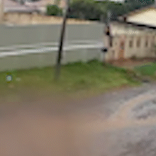 V&iacute;deo mostra mulher fugindo e pulando muro ap&oacute;s ser baleada por PM aposentado