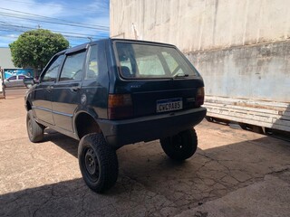 Guilherme turbinou o Uno antigo e carro virou sucesso no trânsito Guilherme turbinou o Uno antigo e carro virou sucesso no trânsito