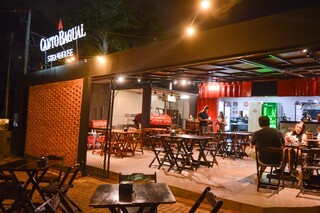 Carne defumada por 10 horas une sabores do churrasco de 3 países Carne defumada por 10 horas une sabores do churrasco de 3 países