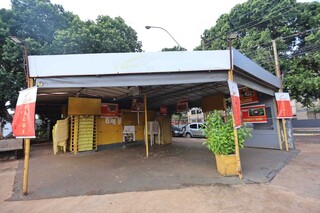 Mesmo com ordem de despejo e press&atilde;o do MP, comerciantes seguem em pra&ccedil;a p&uacute;blica