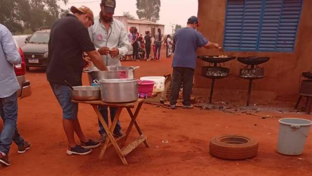 "Banquete" em aldeia leva a condena&ccedil;&atilde;o de 14 pol&iacute;ticos em Aral Moreira