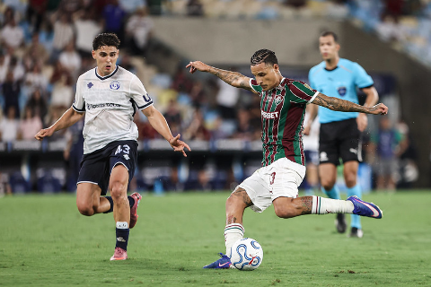 Fluminense sofre virada ap&oacute;s falhas e segue sem vencer na temporada