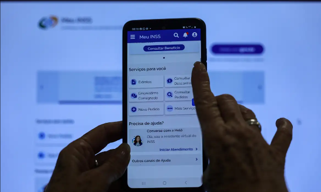 Falso funcion&aacute;rio do INSS aplica golpe e limpa conta de mulher