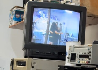 Aniversário perdido em VHS faz neta rever avó 30 anos depois da morte Aniversário perdido em VHS faz neta rever avó 30 anos depois da morte