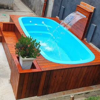 Laionel subiu na vida mostrando que ter piscina pode ser mais simples Laionel subiu na vida mostrando que ter piscina pode ser mais simples