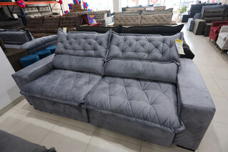 Anivers&aacute;rio Sof&aacute; Inbox: combo sof&aacute;, poltrona e puff por 12x R$ 228