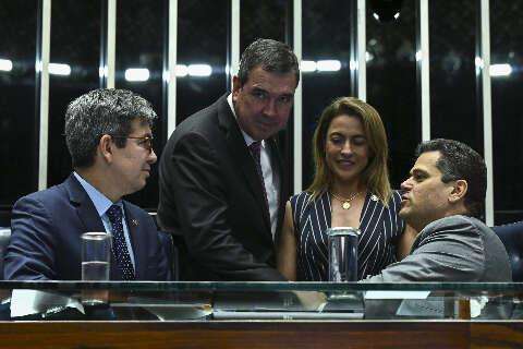 Governo ainda depende assinaturas e "corre contra o tempo" para liberar R$ 1 bi