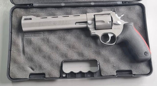 Furto milion&aacute;rio com arsenal exp&otilde;e rede criminosa e termina com tr&ecirc;s presos