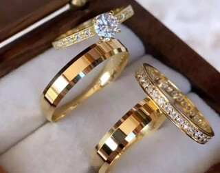 Jandira faz moedas de 1950 virarem "j&oacute;ias" que parecem ouro