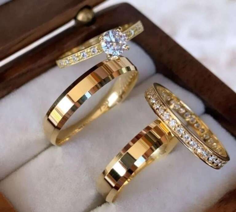 Jandira faz moedas de 1950 virarem "jóias" que parecem ouro