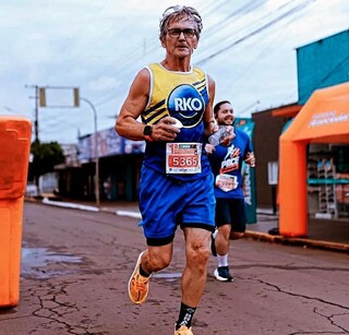 Aos 70 anos, Ubaldo se encantou pela corrida e j&aacute; fez a S&atilde;o Silvestre