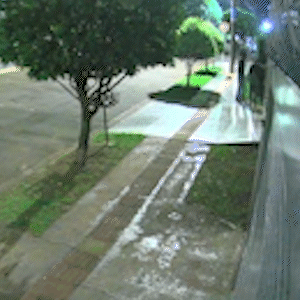 J&oacute;ias s&atilde;o furtadas de casa e carro usado no crime &eacute; abandonado ap&oacute;s acidente