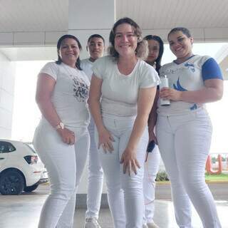 No lugar do diploma, dor vira homenagem em formatura de v&iacute;tima de feminic&iacute;dio