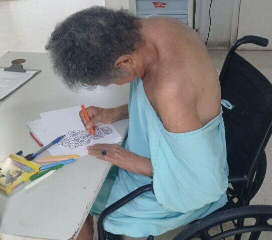 "Após alta médica, 7 pacientes ficam meses internados sem ter casa para voltar"