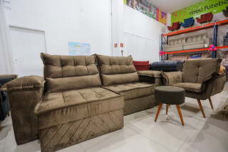 Anivers&aacute;rio Sof&aacute; Inbox: combo sof&aacute;, poltrona e puff por 12x R$ 228